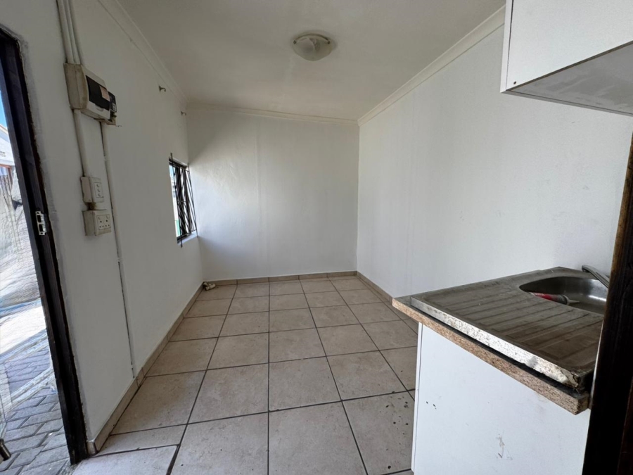 6 Bedroom Property for Sale in Hindle Park Western Cape